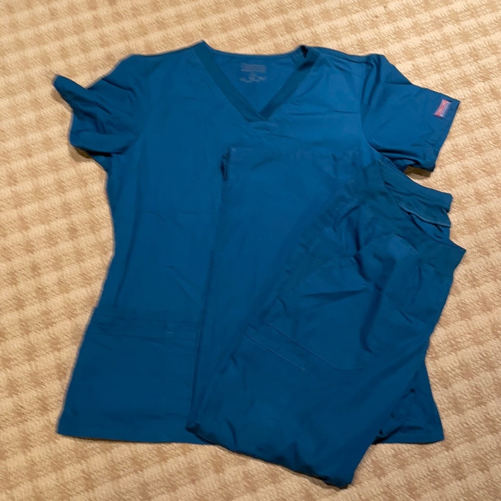 Cherokee Scrub Set